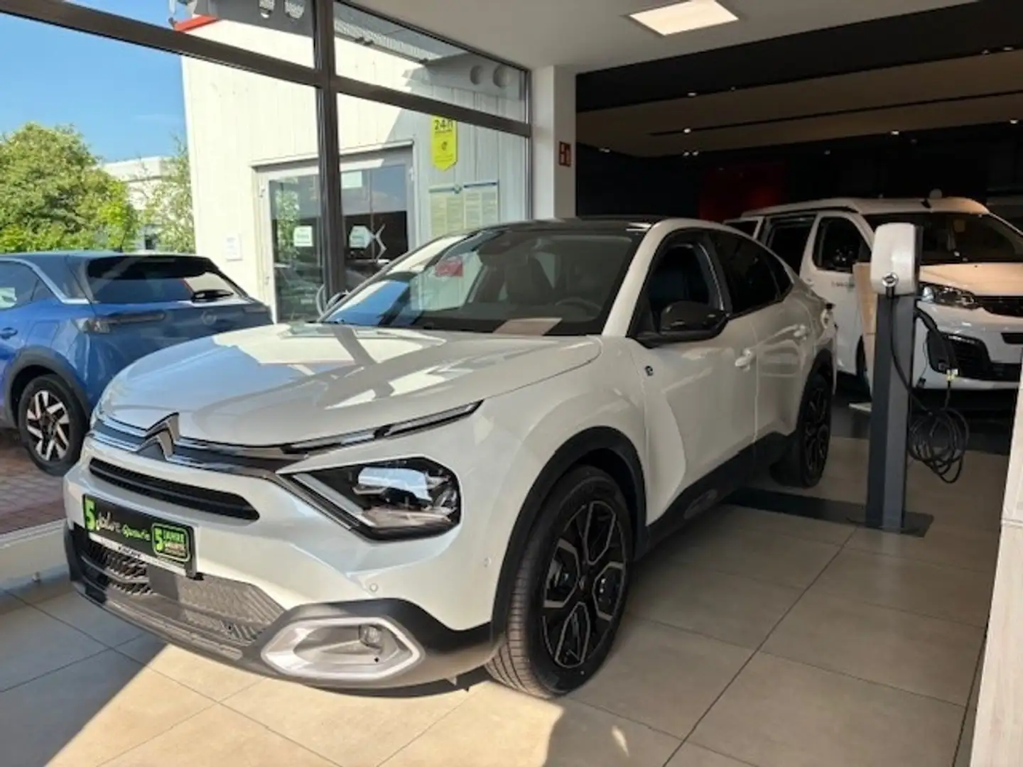 Citroen C4 X Elektromotor e- ë- Shine Automatik / Navi Weiß - 2