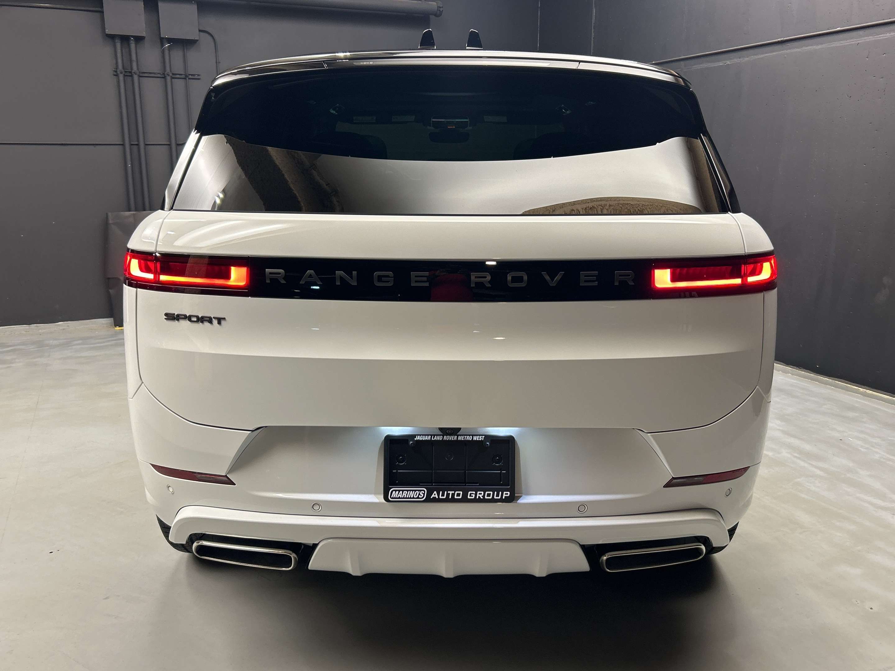 2025 Land Rover Range Rover Sport Dynamic SE thumb 6