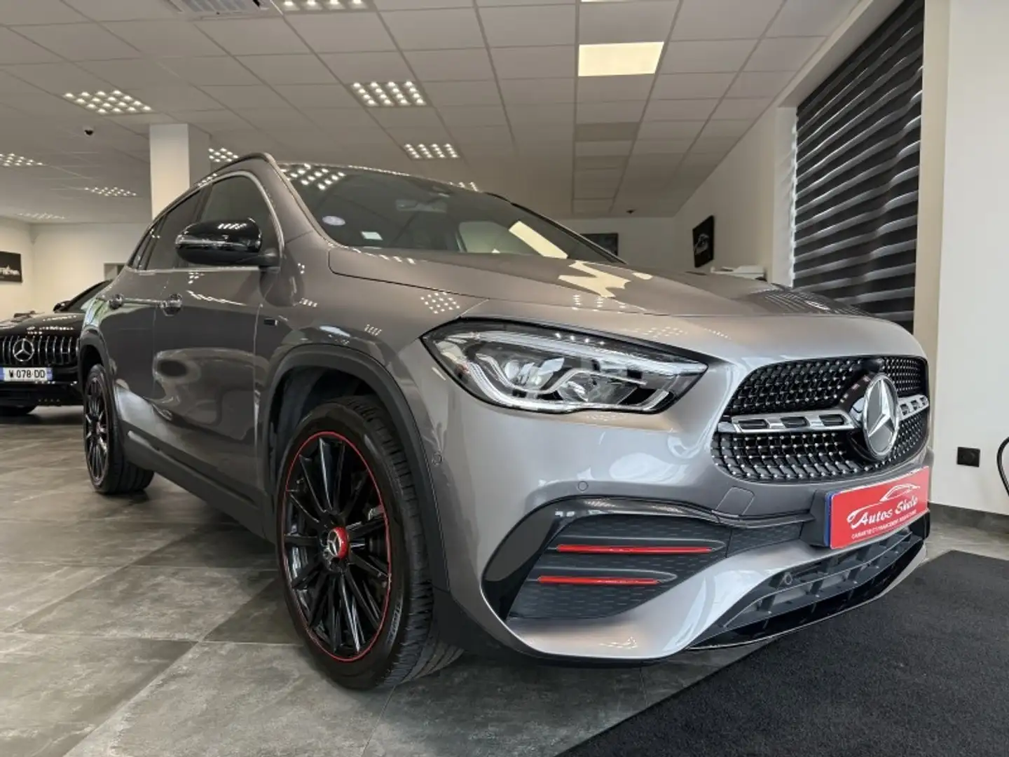 Mercedes-Benz GLA 250 250 E 160+102CH AMG LINE 8G-DCT Gris - 2