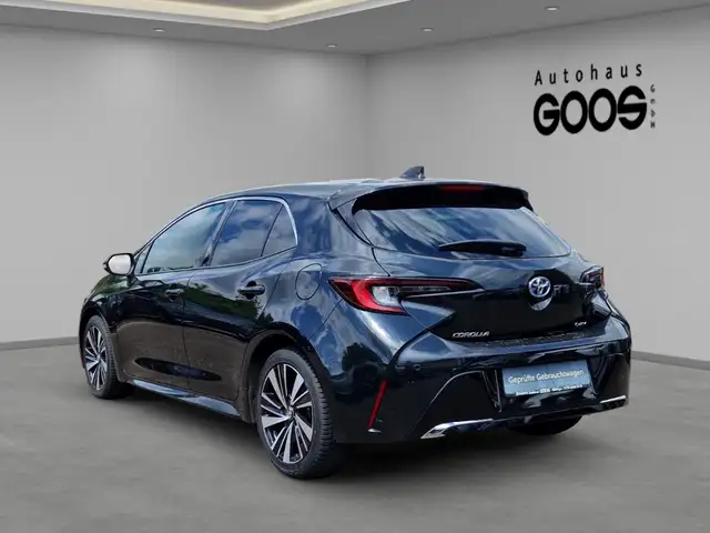 Toyota Corolla view 3