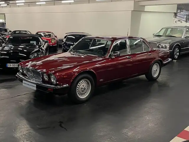 Jaguar XJ12