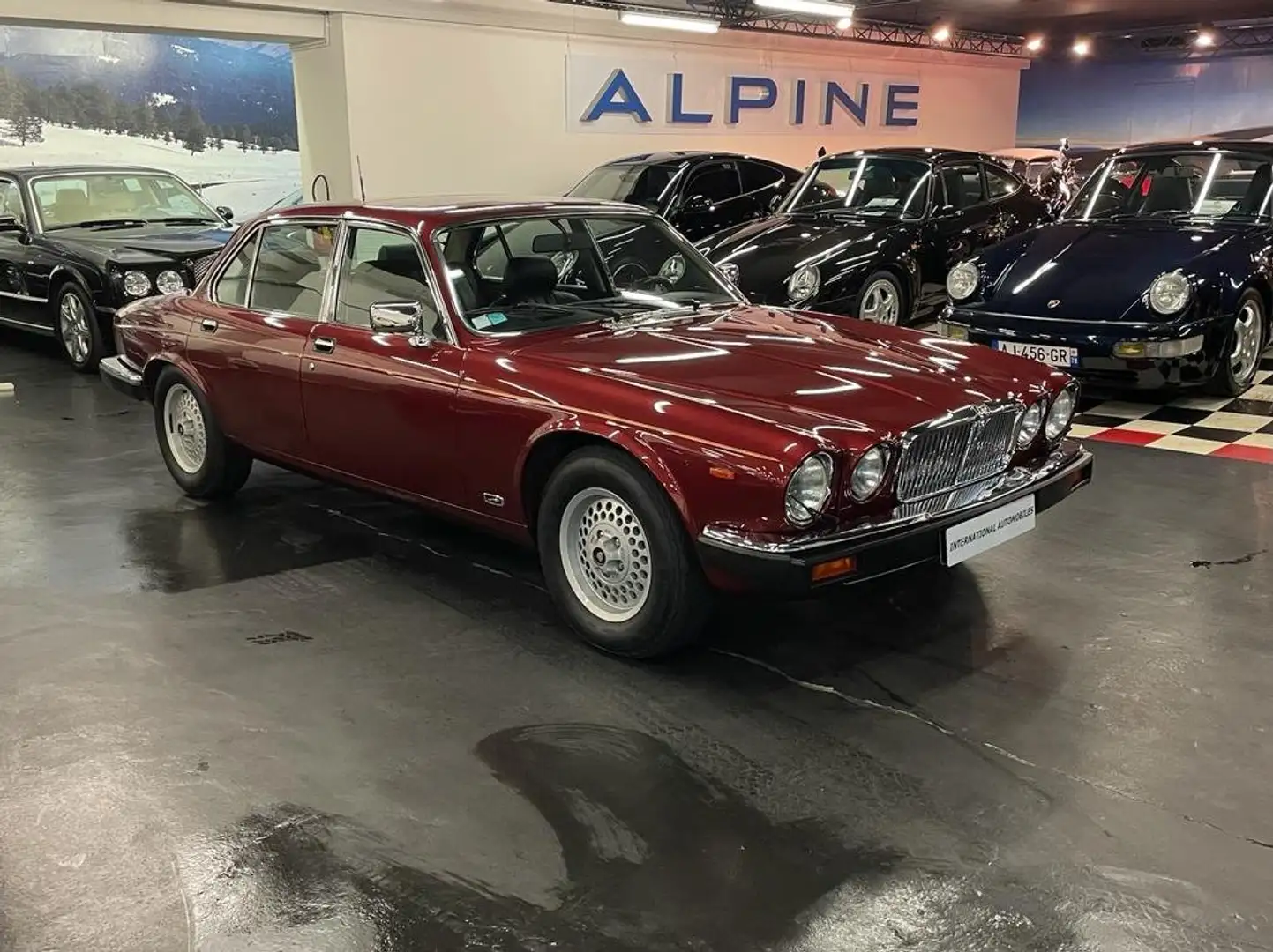 Jaguar XJ12 Red - 2