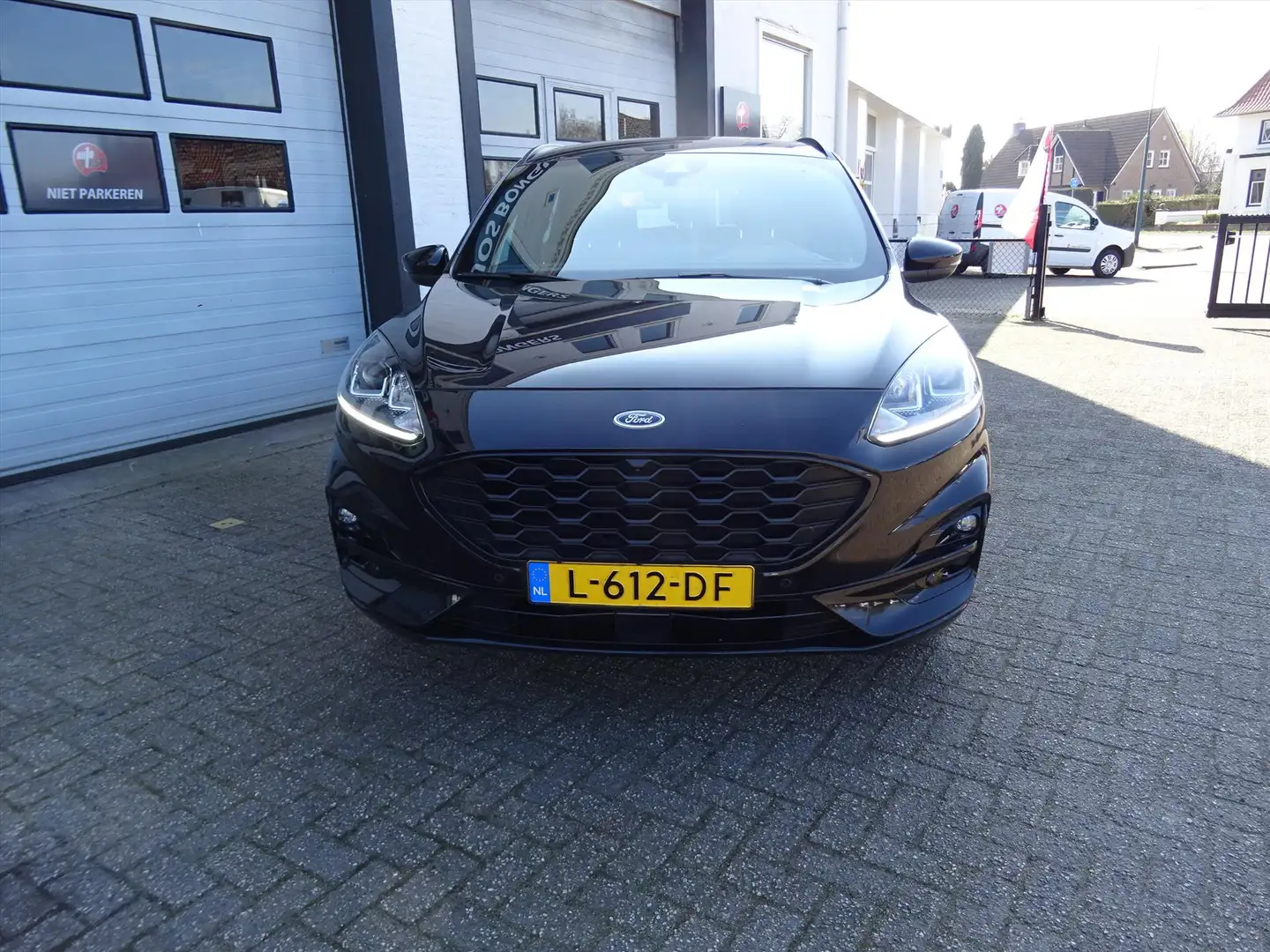 Ford Kuga 2.5 PHEV e-CVT 225pk ST-Line Zwart - 2