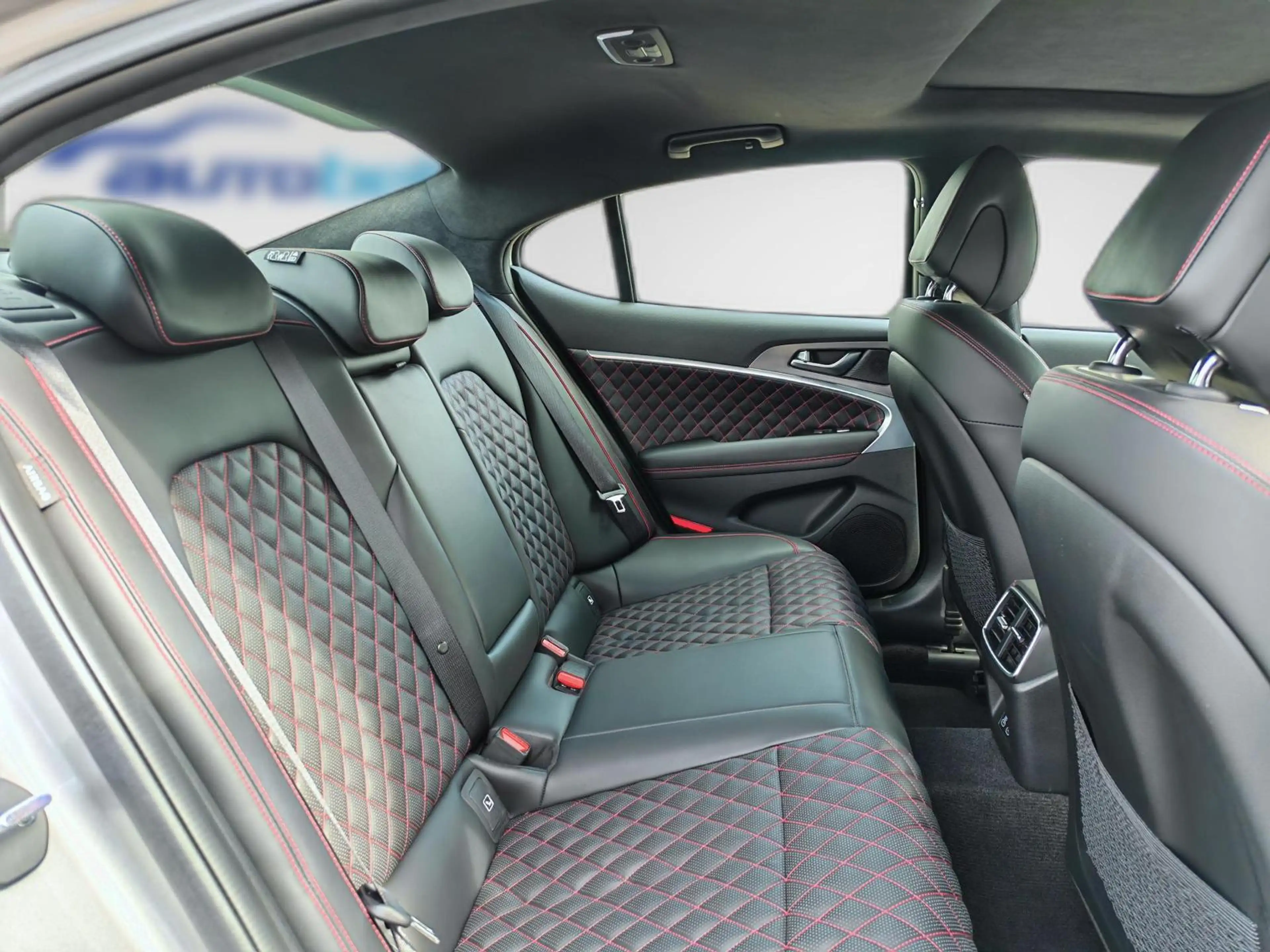 Genesis G70 Sedan 2.0T RWD Sport Innov Nappa Pano Audio — photo 15