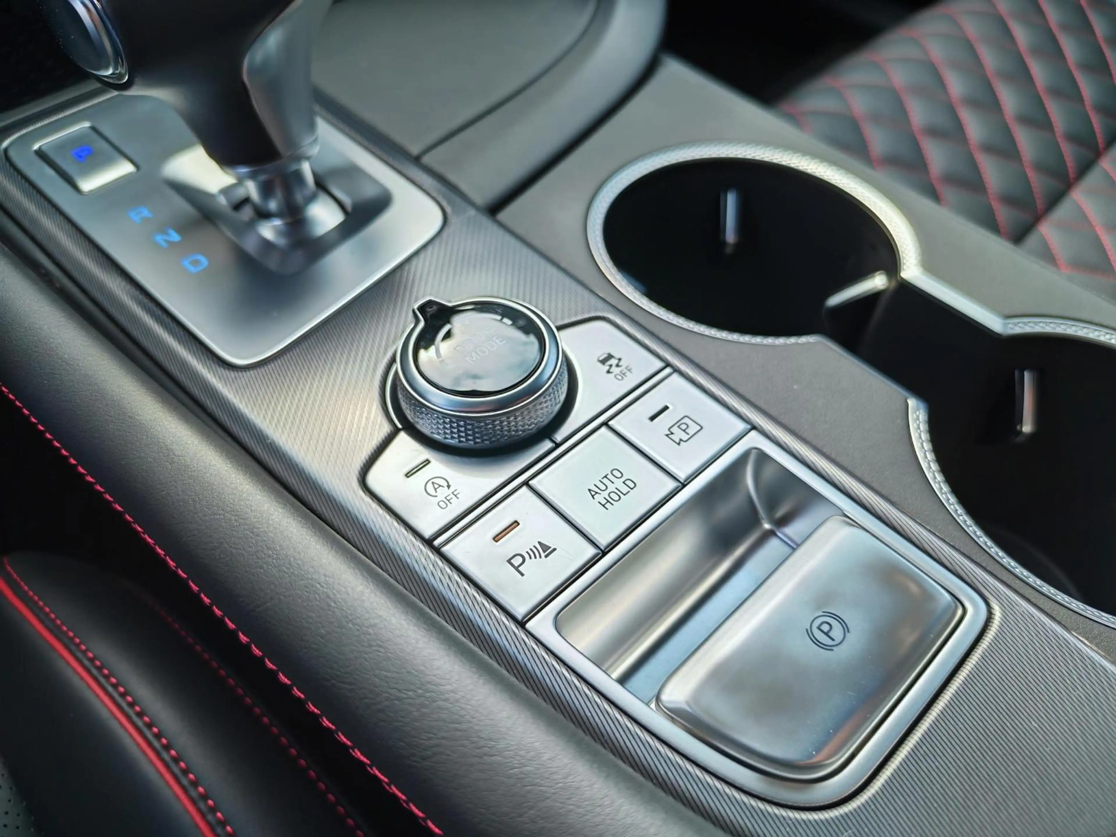Genesis G70 Sedan 2.0T RWD Sport Innov Nappa Pano Audio — photo 14