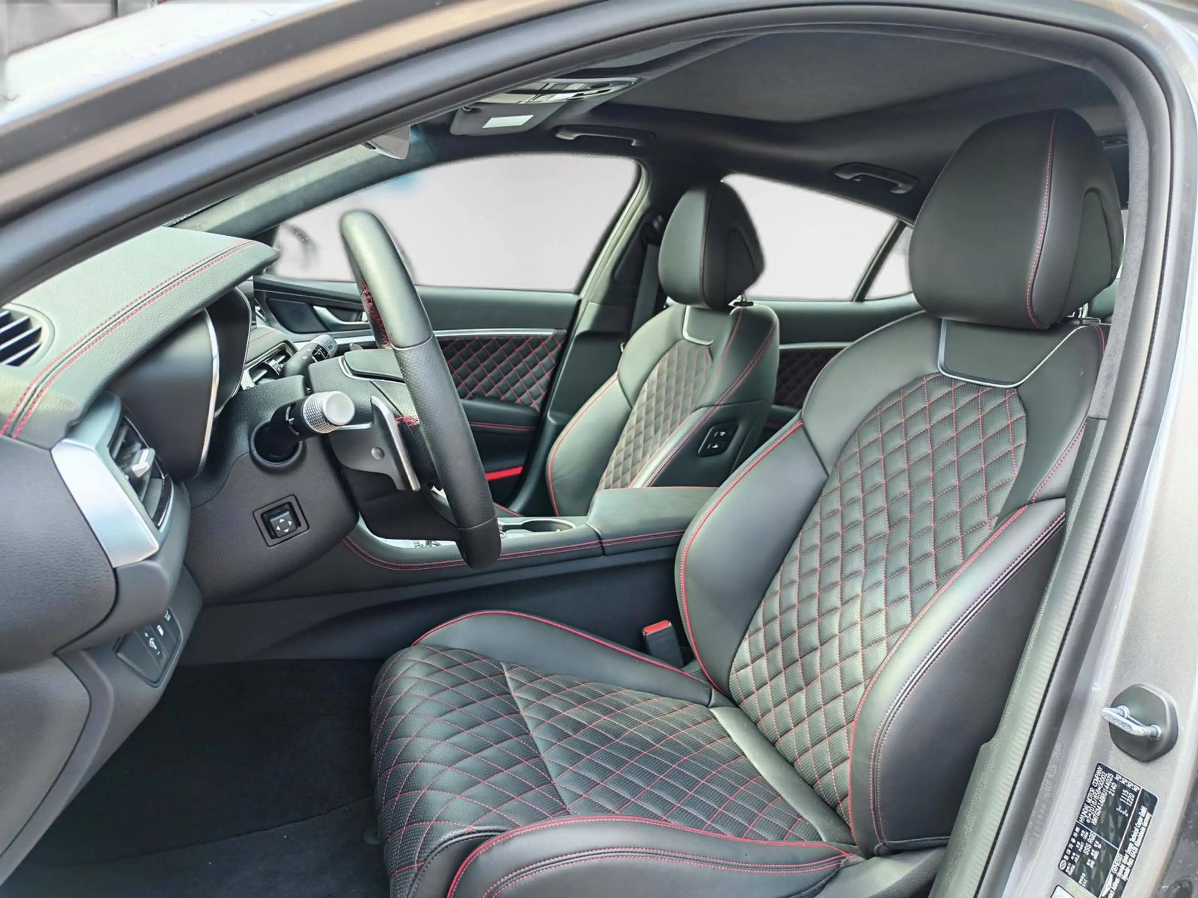 Genesis G70 Sedan 2.0T RWD Sport Innov Nappa Pano Audio — photo 8