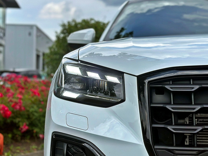 Audi Q2 35TFSI S-tronic S LINE competition LEDER AHK — photo 4