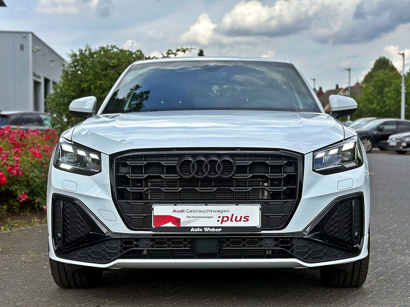 Audi Q2 35TFSI S-tronic S LINE competition LEDER AHK — photo 3