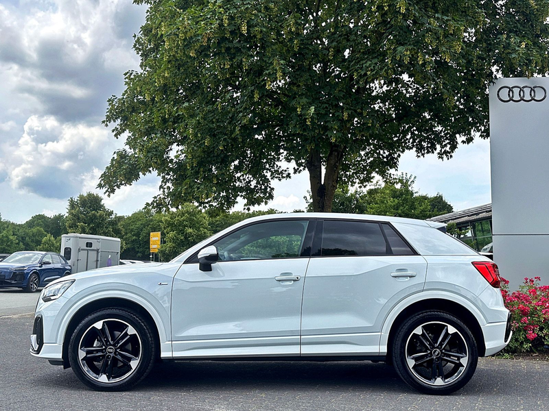 Audi Q2 35TFSI S-tronic S LINE competition LEDER AHK — photo 5
