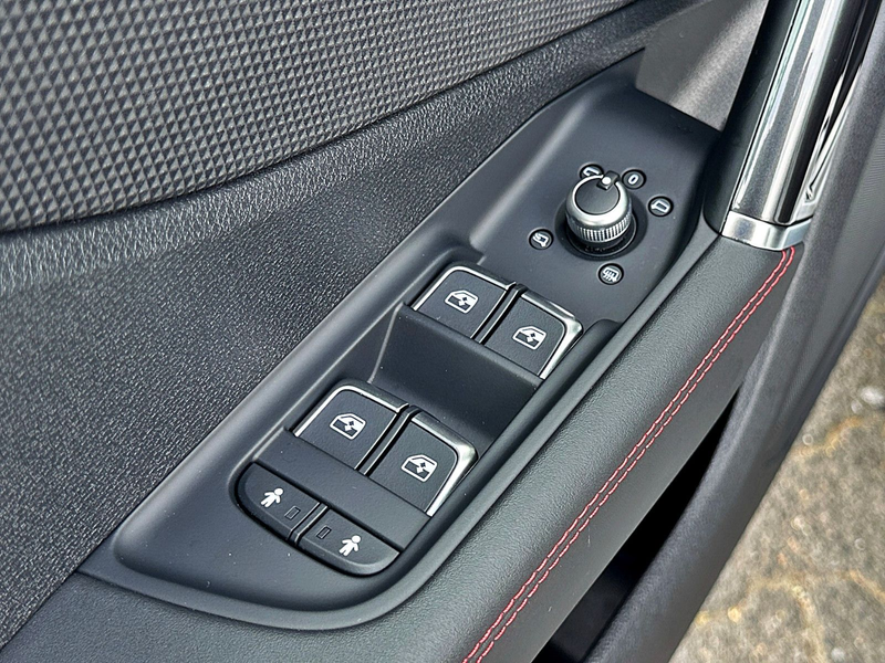 Audi Q2 35TFSI S-tronic S LINE competition LEDER AHK — photo 8