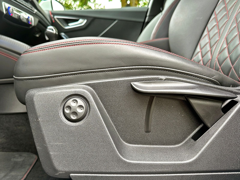 Audi Q2 35TFSI S-tronic S LINE competition LEDER AHK — photo 12