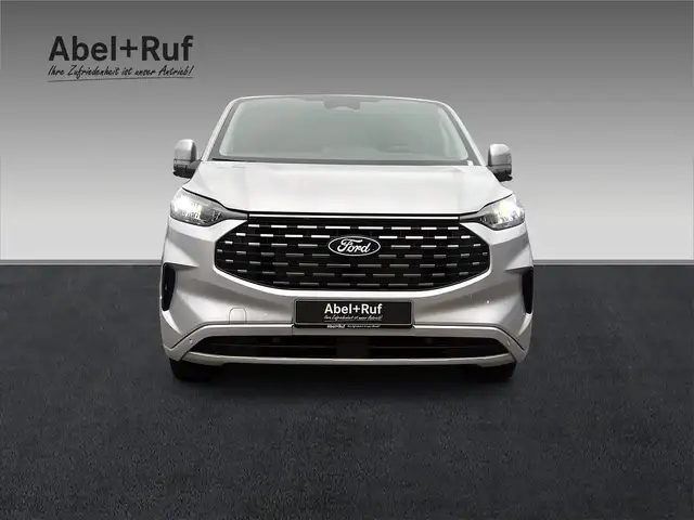 Ford Tourneo Custom view 2