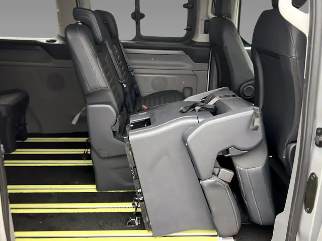 Ford Tourneo Custom view 14