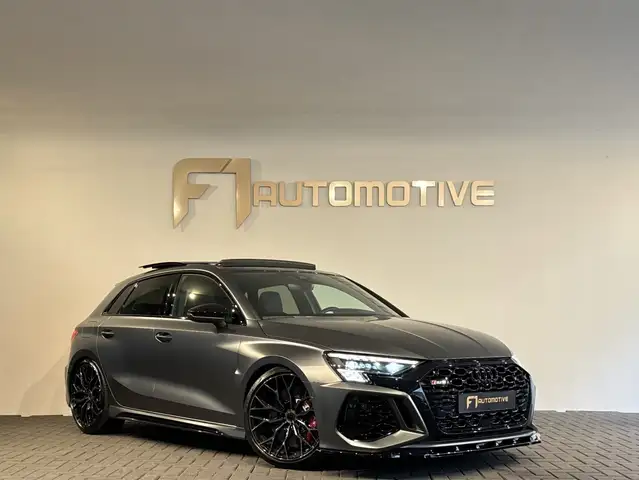 Audi RS3 view 3