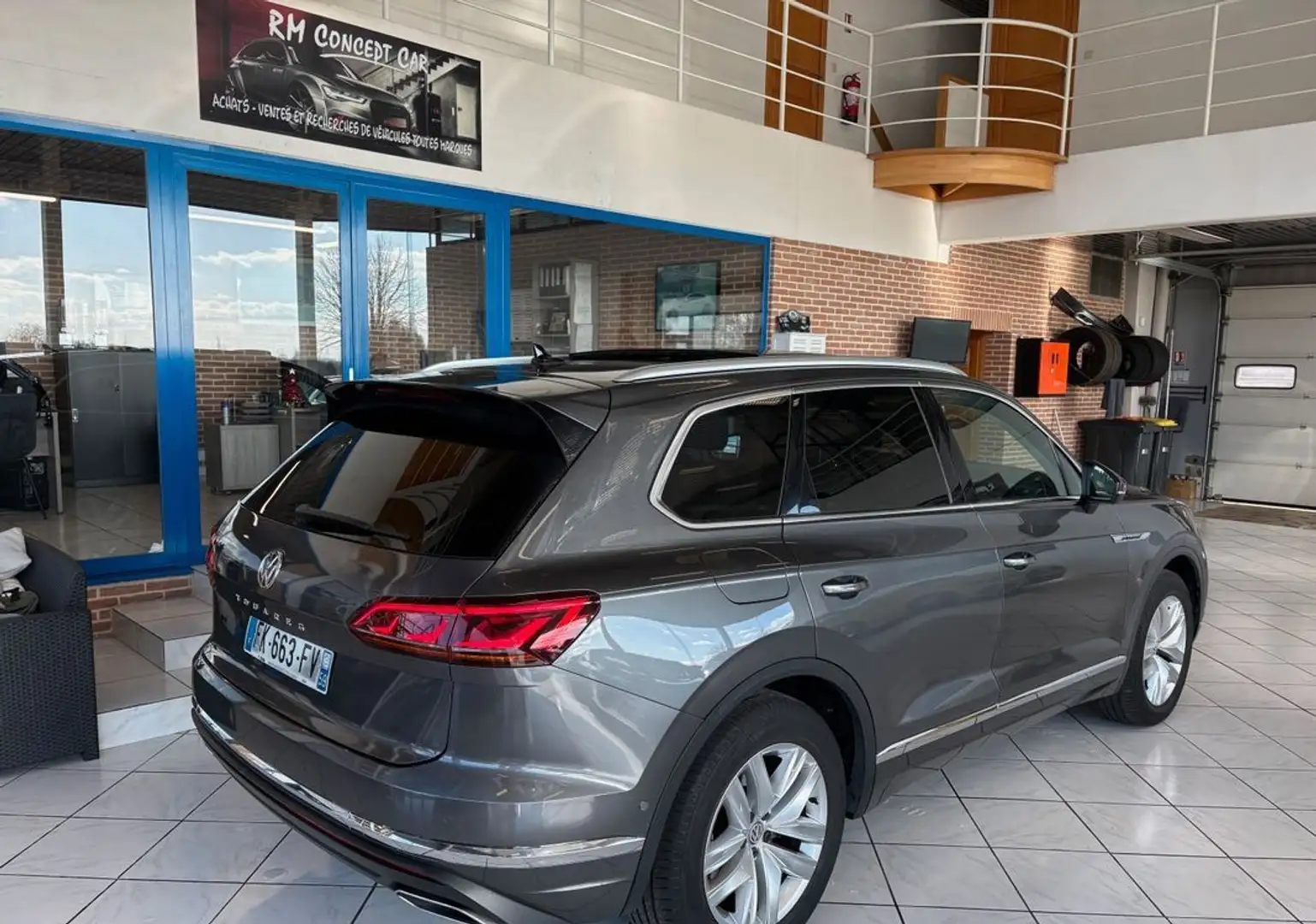 Volkswagen Touareg 3.0 V6 TDI 231CH CARAT EXCLUSIVE 4MOTION TIPTRONIC Grau - 2