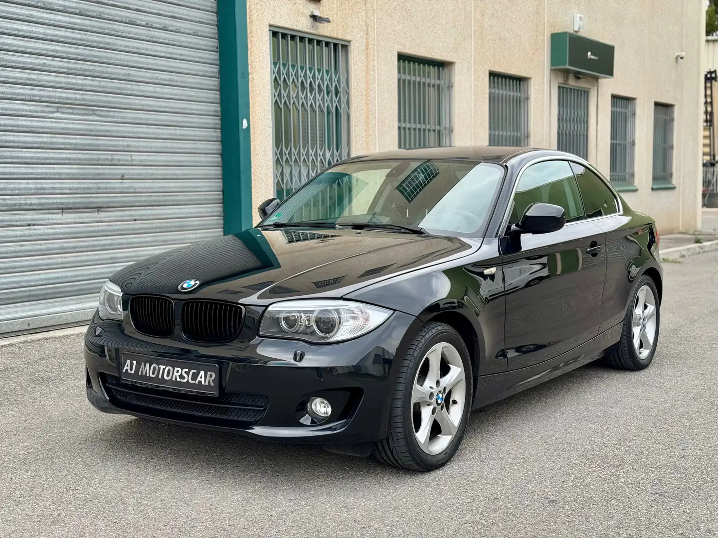 BMW 125 125i 218 ch Luxe A Schwarz - 1