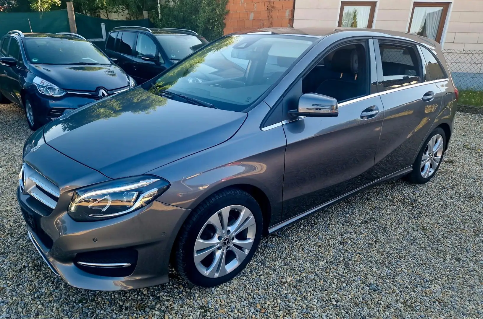 Mercedes-Benz B 200 d Edition  AHK Scheckheft Szürke - 1