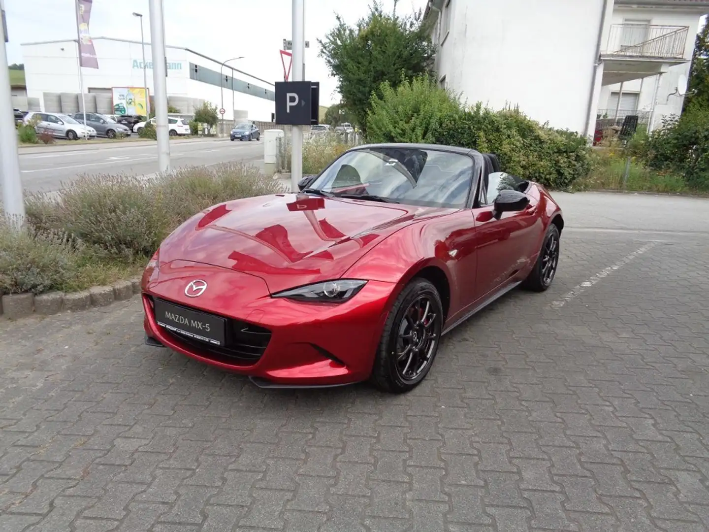 Mazda MX-5 1.5L SKYACTIV-G (132 hp) 6MT RWD Homura Rot - 2