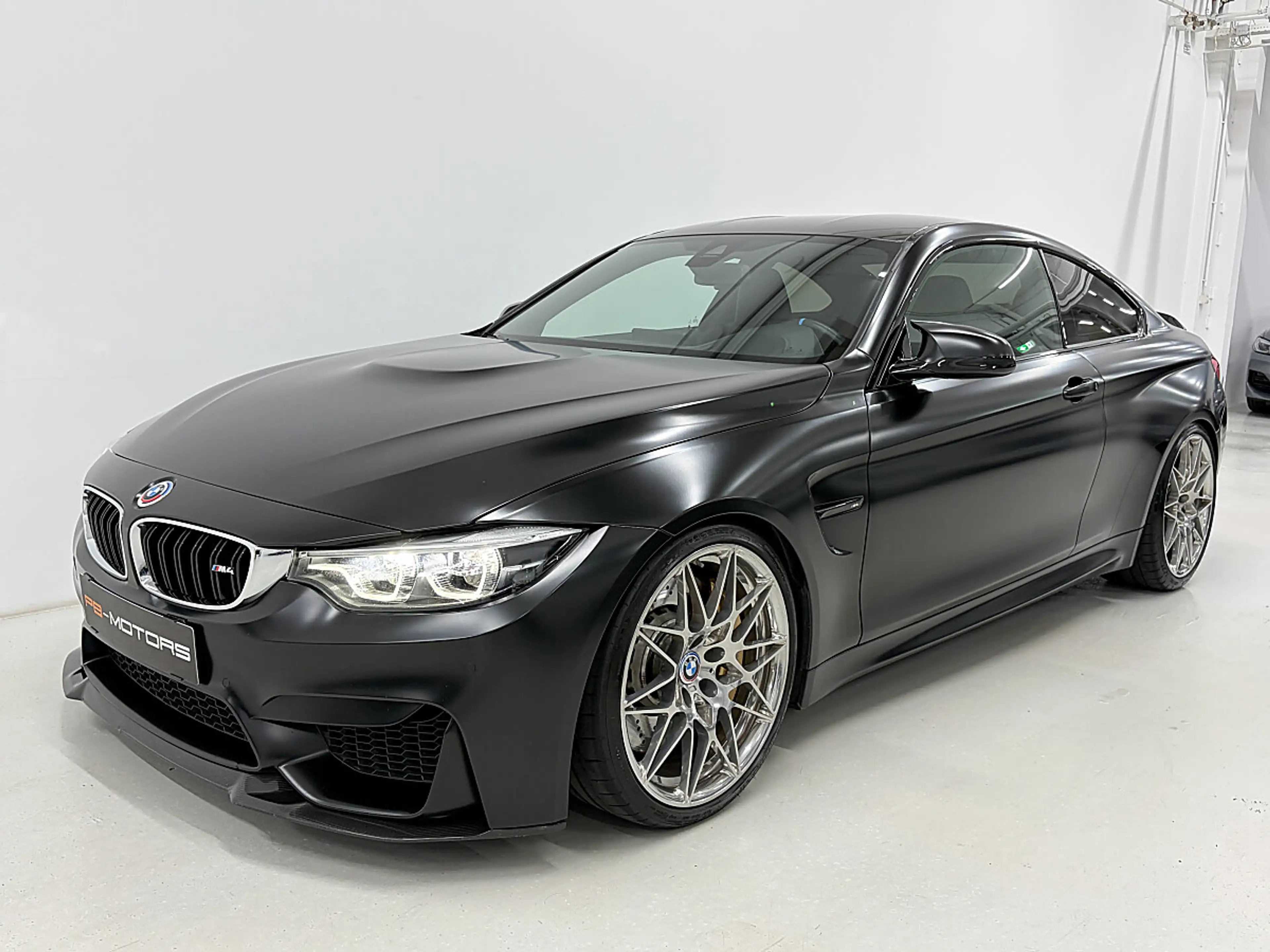 BMW M4 Competition Frozen Black Carbon KW HJS CS Teile — photo 3