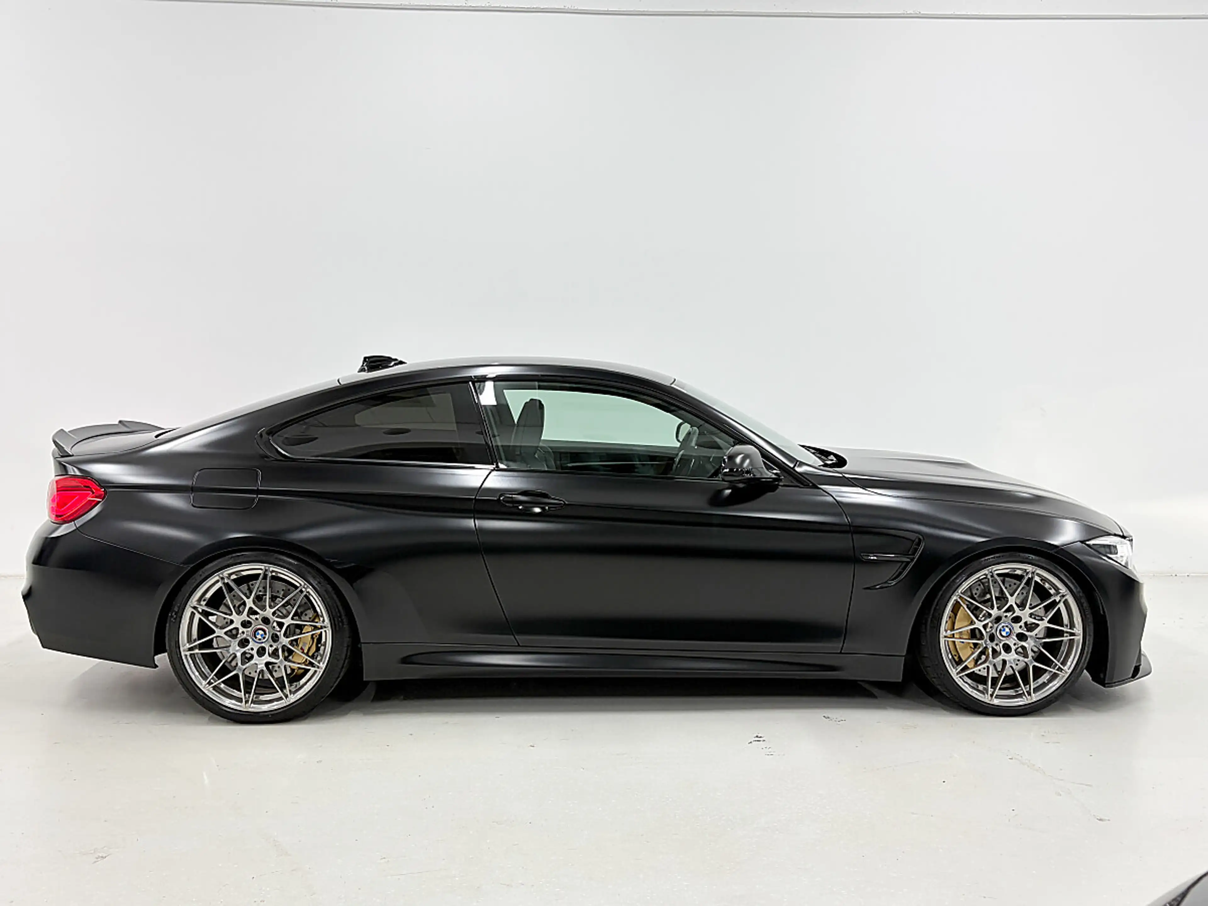 BMW M4 Competition Frozen Black Carbon KW HJS CS Teile — photo 14