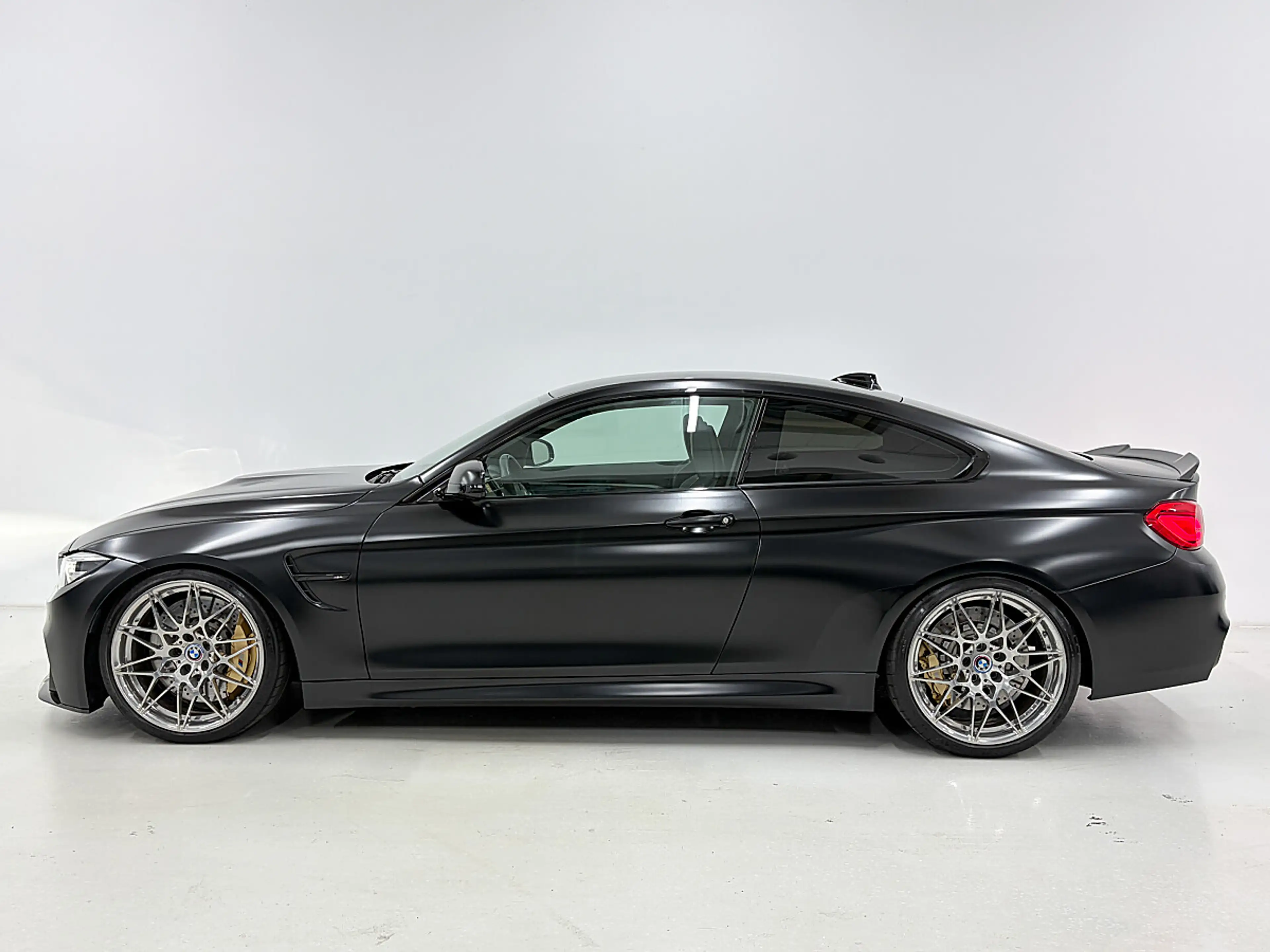 BMW M4 Competition Frozen Black Carbon KW HJS CS Teile — photo 6