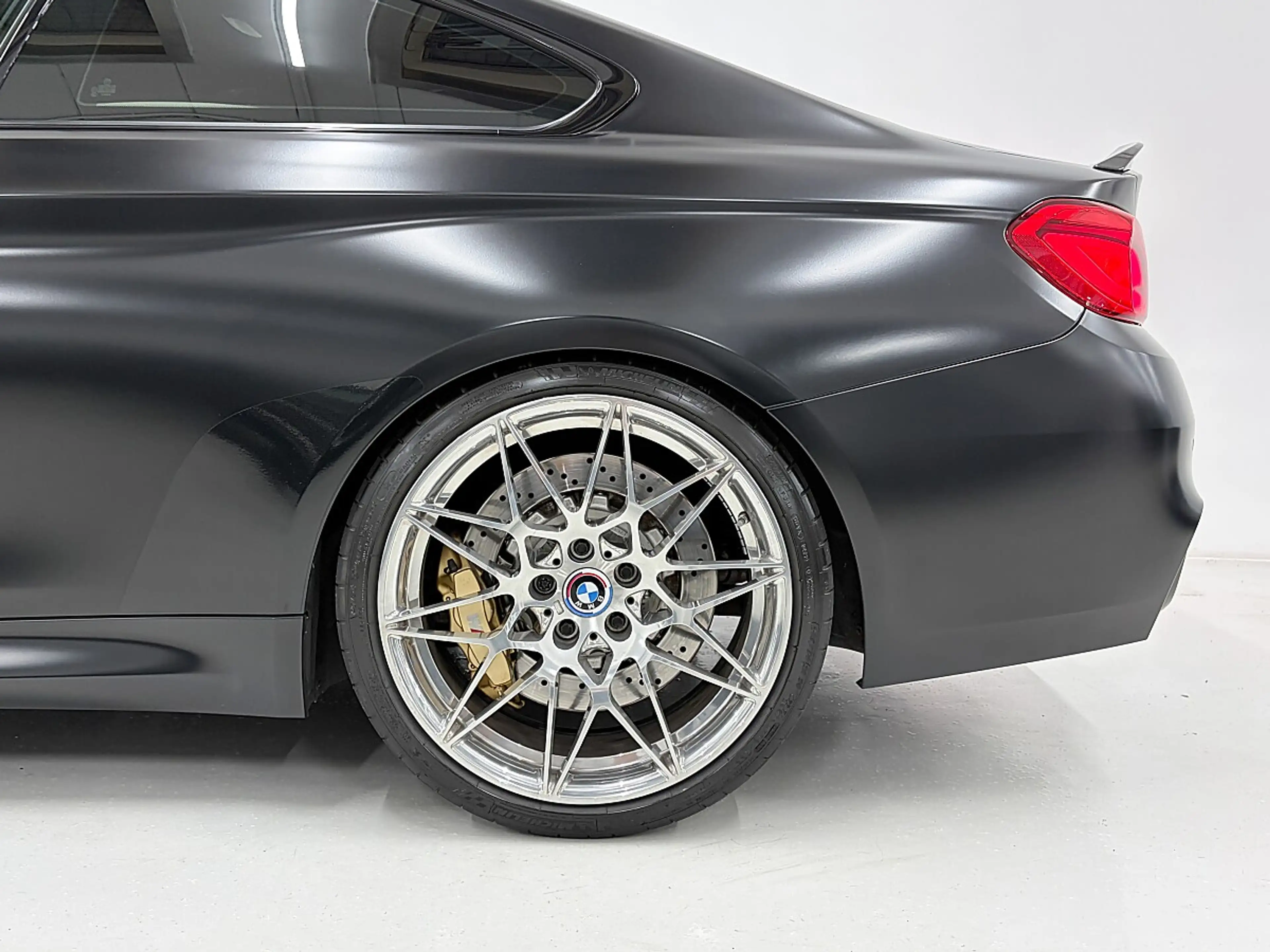 BMW M4 Competition Frozen Black Carbon KW HJS CS Teile — photo 7