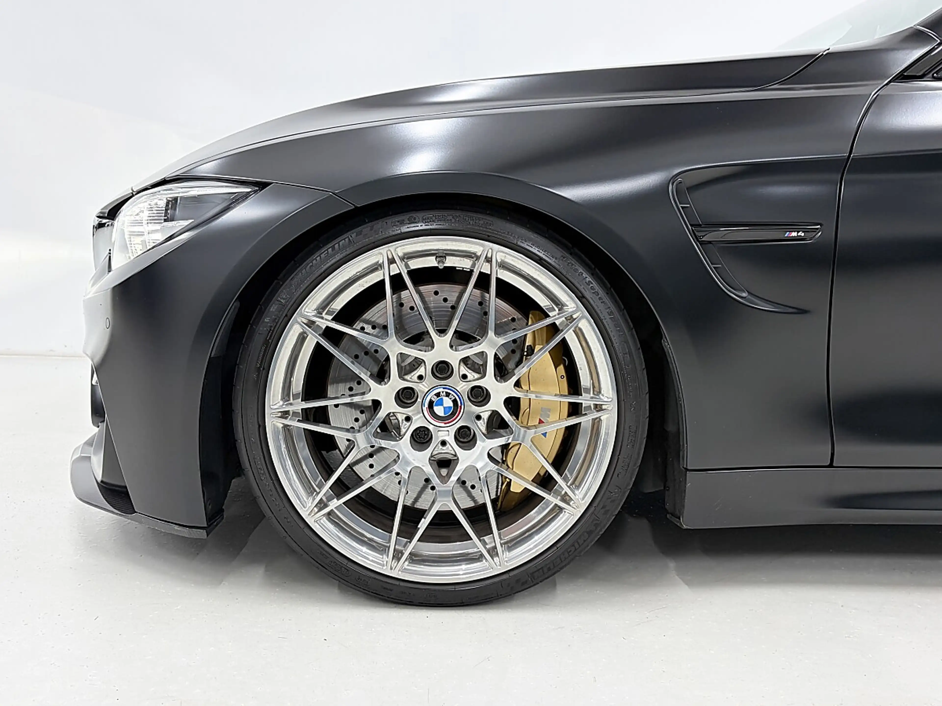 BMW M4 Competition Frozen Black Carbon KW HJS CS Teile — photo 5
