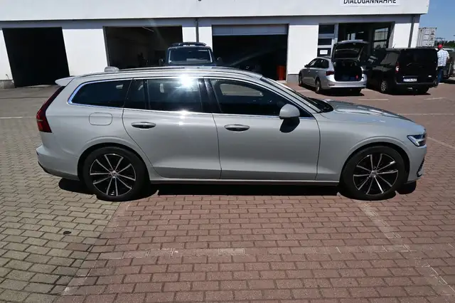Volvo V60 view 5