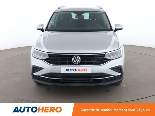 Volkswagen Tiguan view 9