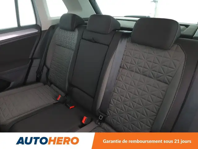 Volkswagen Tiguan view 14