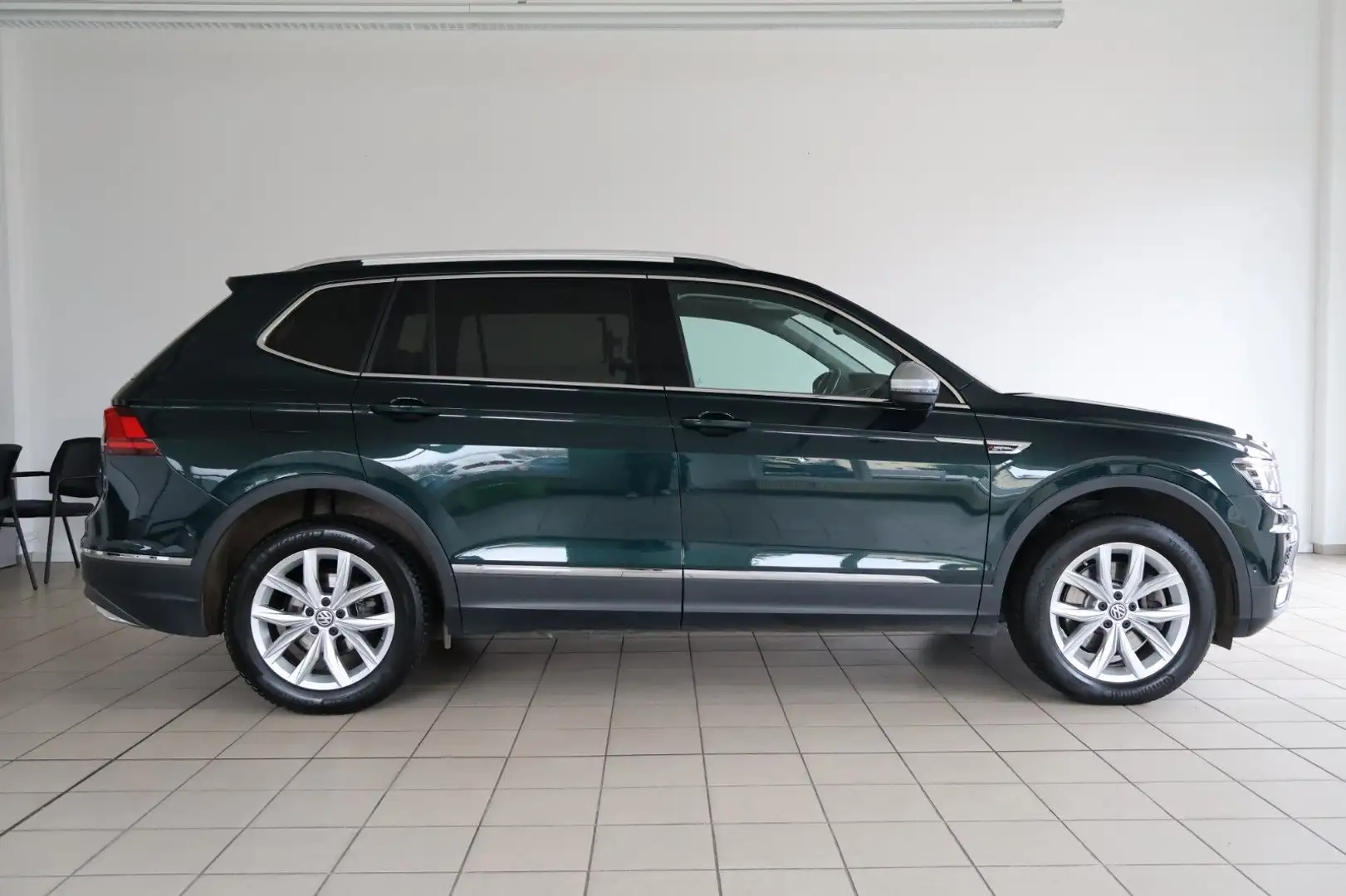 Volkswagen Tiguan Allspace Highline 4Motion Virtual Pano Grün - 2