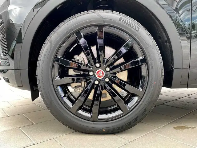 Jaguar E-Pace view 9