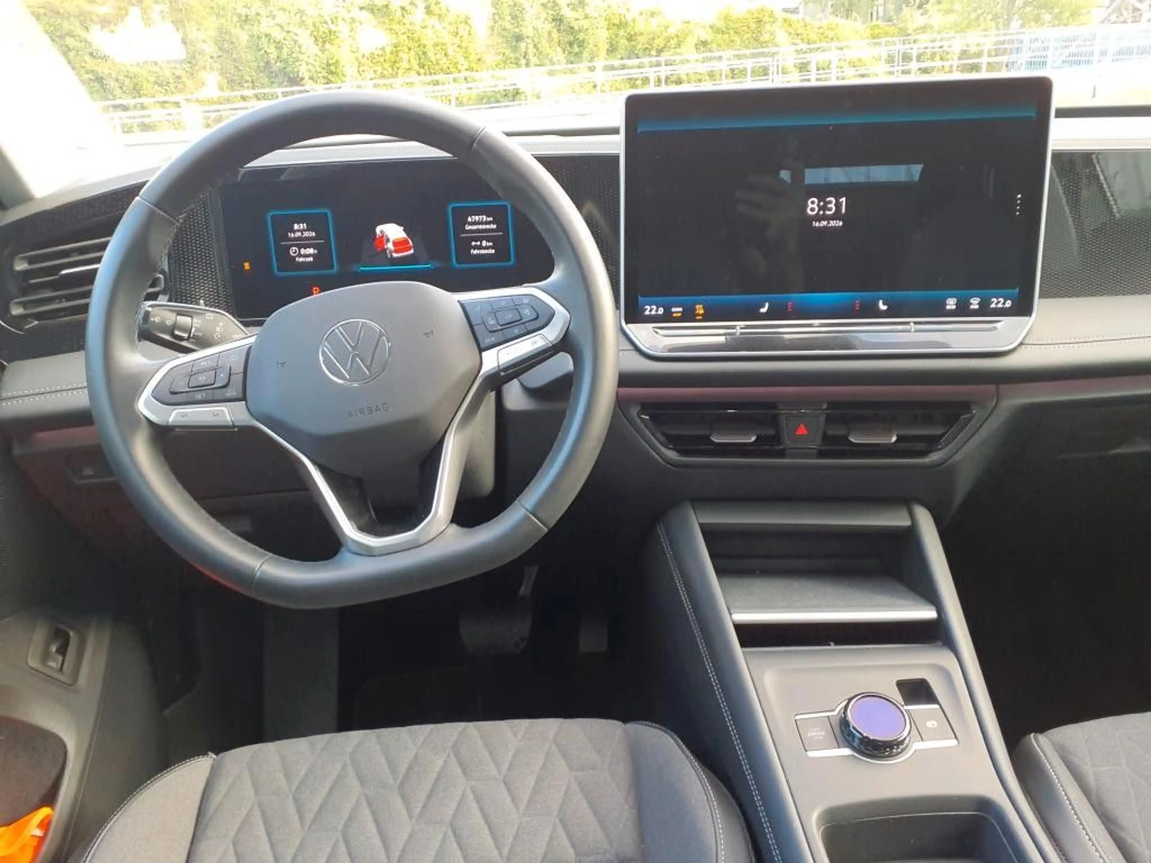 Volkswagen Tiguan 2.0 TDI 110 kW Life*Standheizung*HUD* — photo 5