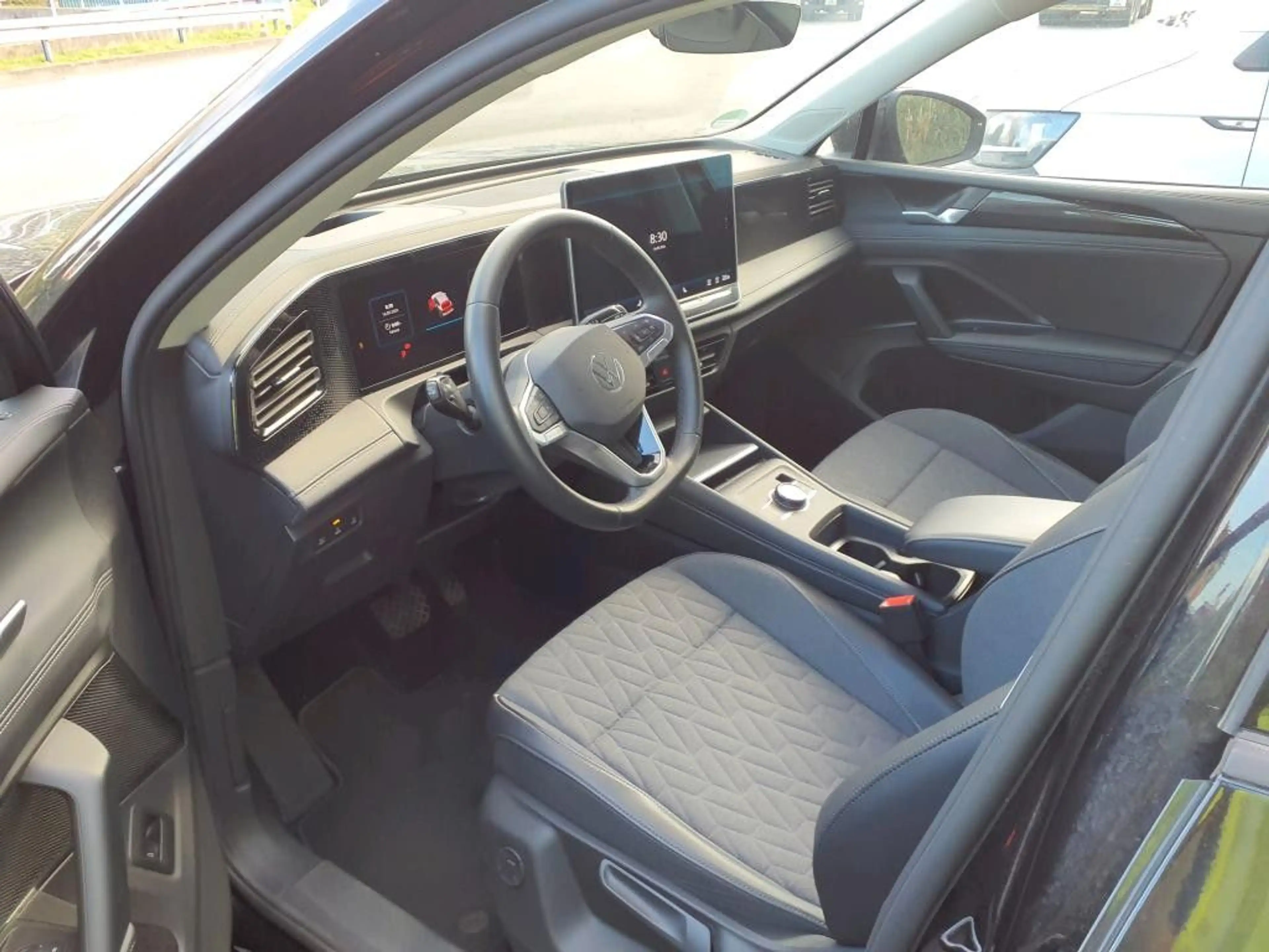 Volkswagen Tiguan 2.0 TDI 110 kW Life*Standheizung*HUD* — photo 6