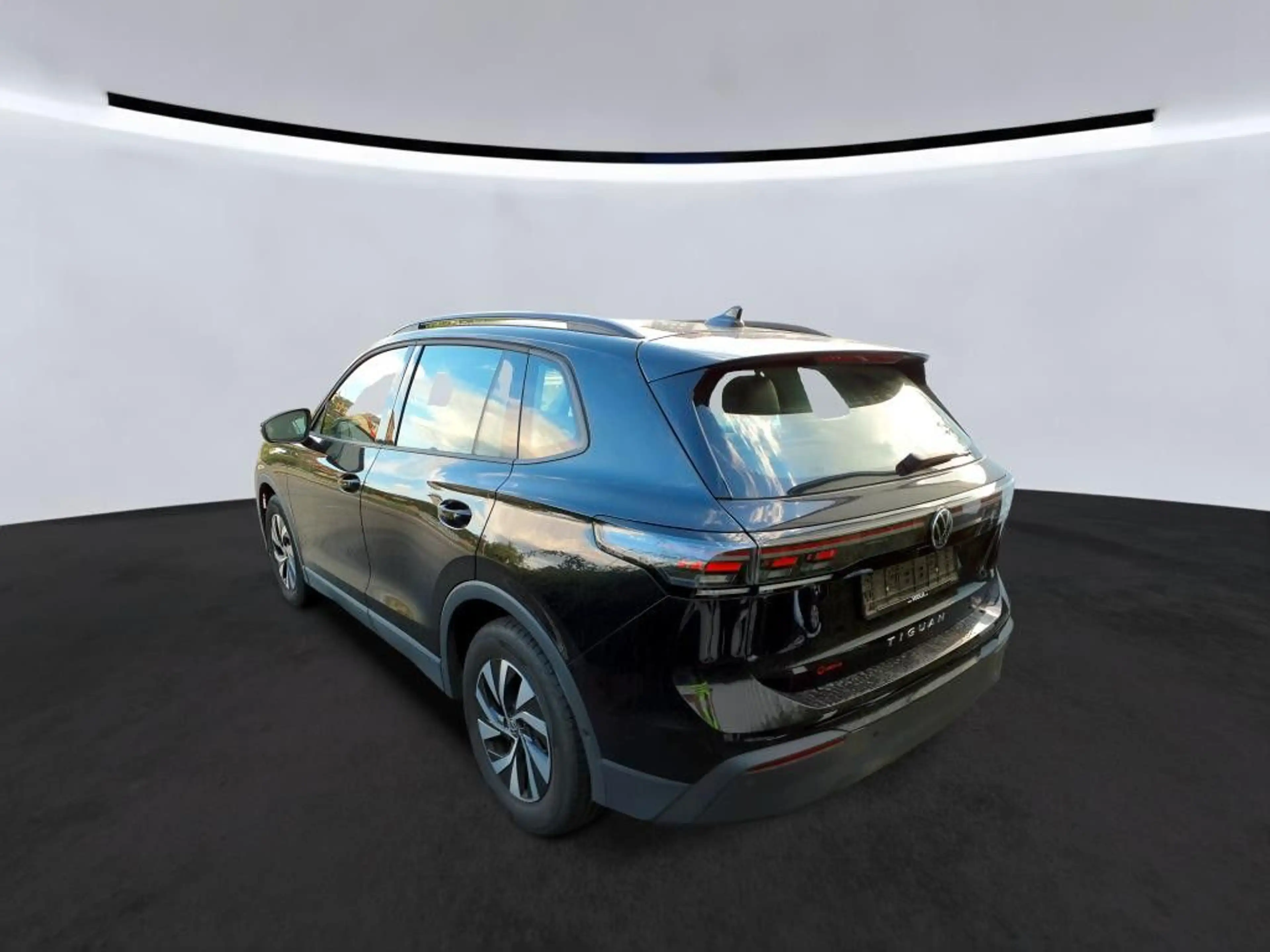 Volkswagen Tiguan 2.0 TDI 110 kW Life*Standheizung*HUD* — photo 3