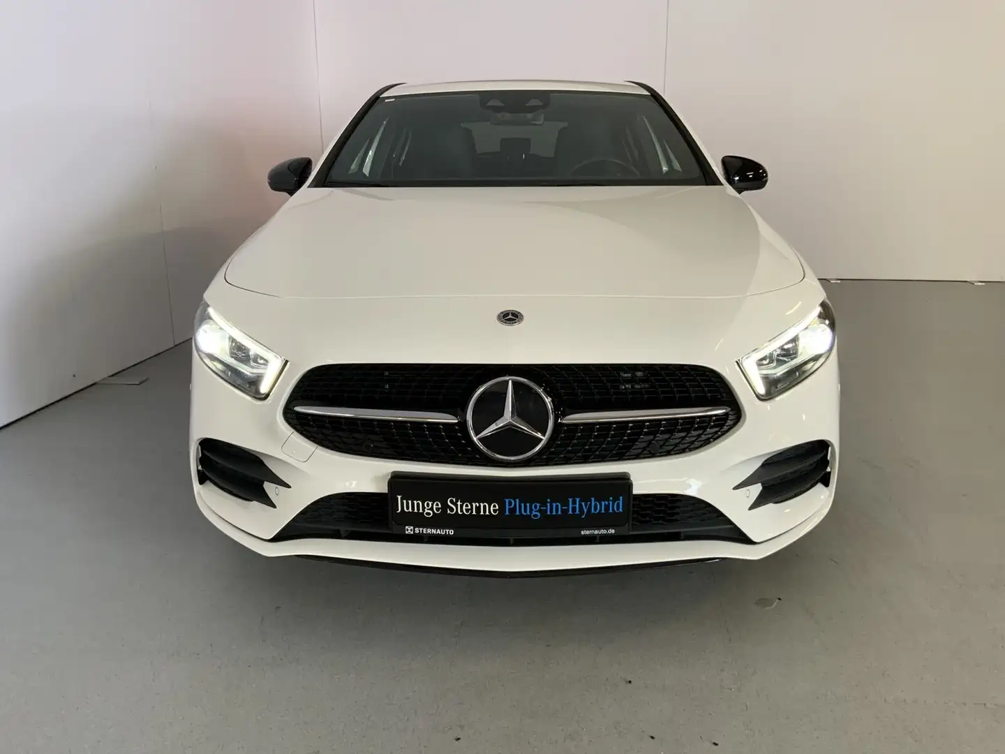 Mercedes-Benz A 250 A 250 e Kompaktlimousine  AMG Line EDITION 2020 Weiß - 2