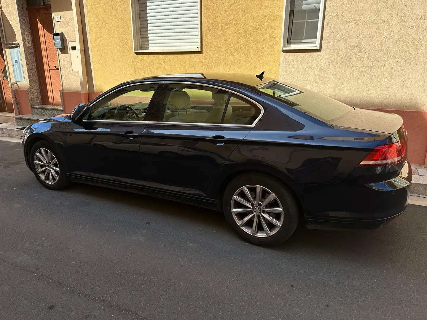 Volkswagen Passat Passat+VIII+2015+Berlina+1.6+tdi+Comfortline+120cv Blu/Azzurro - 2