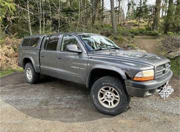 Quad Cab 131  WB 4WD Sport