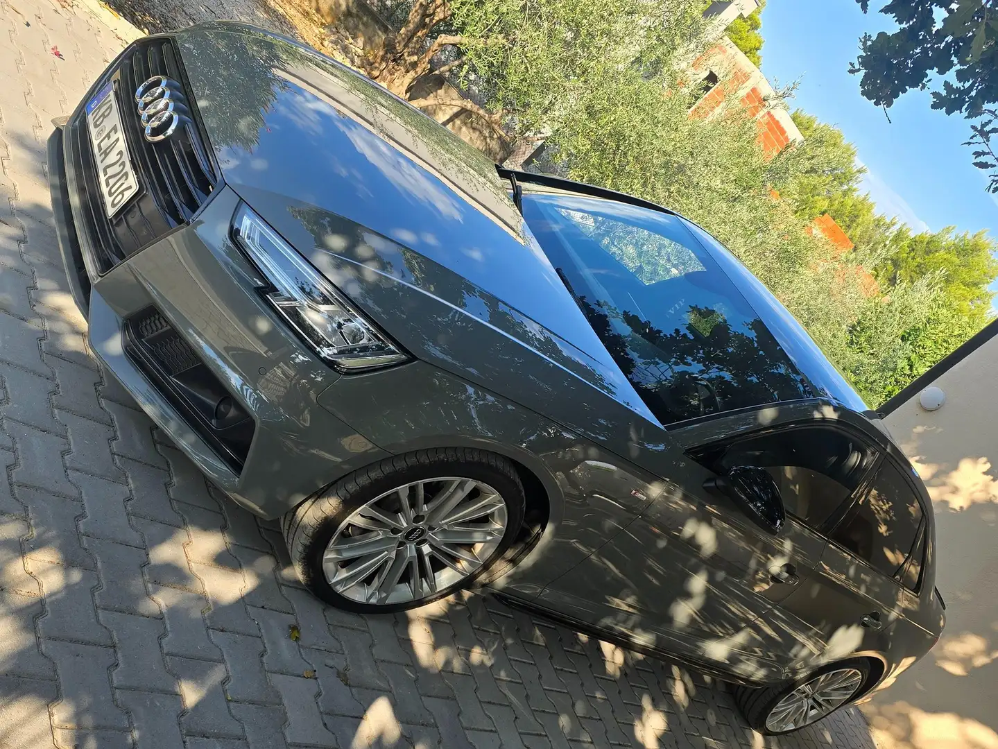 Audi A4 A4 2.0 TDI ultra sport Grau - 2