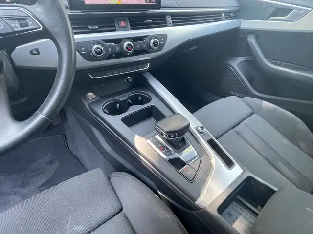 Audi A4 view 15