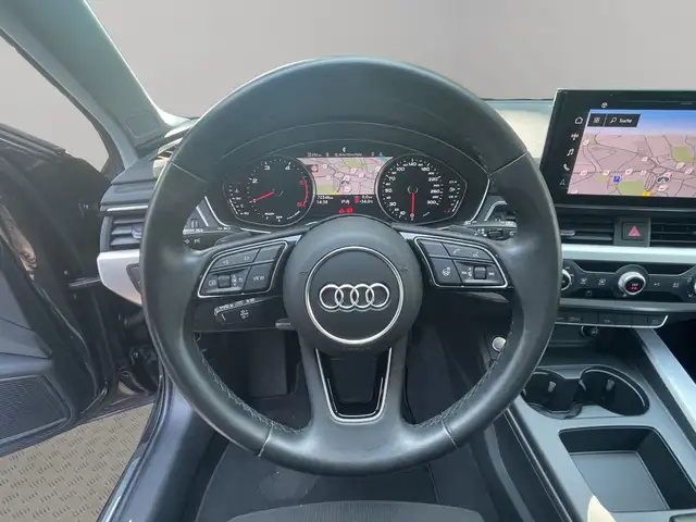 Audi A4 view 12