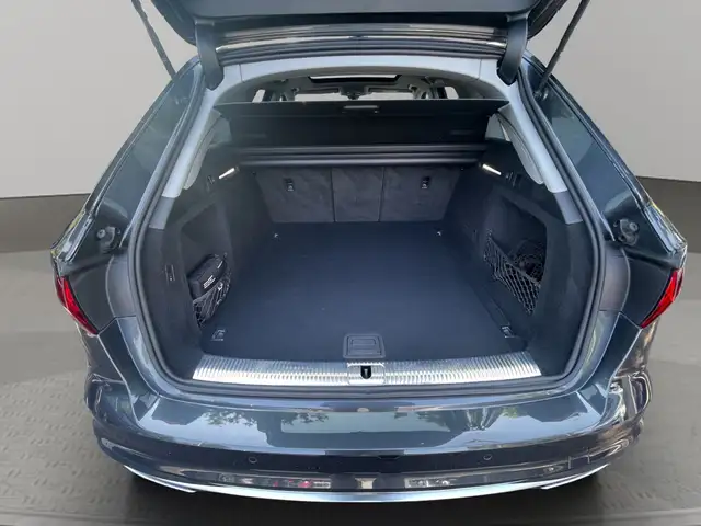 Audi A4 view 20