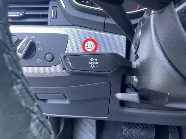 Audi A4 view 25