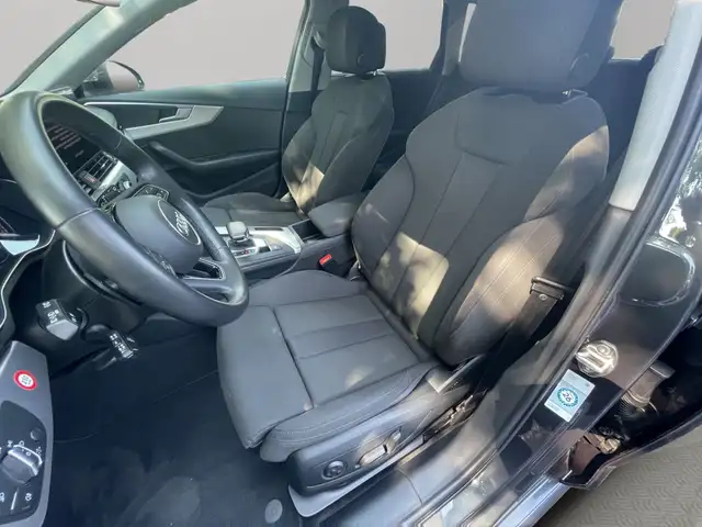 Audi A4 view 11