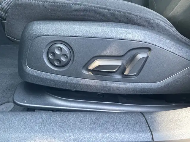 Audi A4 view 24
