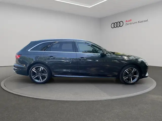 Audi A4 view 8