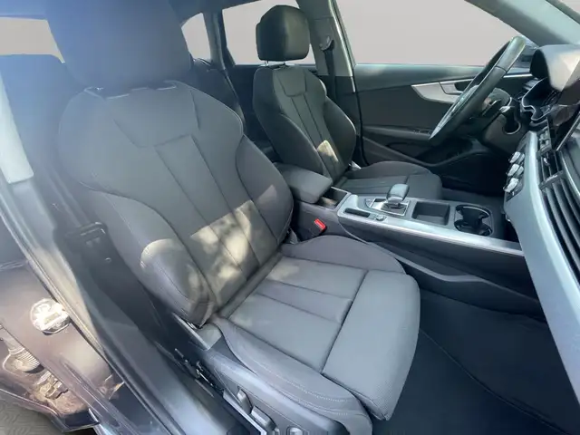 Audi A4 view 19