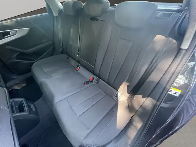 Audi A4 view 18