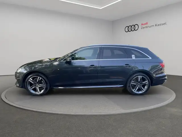 Audi A4 view 4