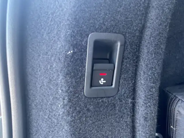 Audi A4 view 23